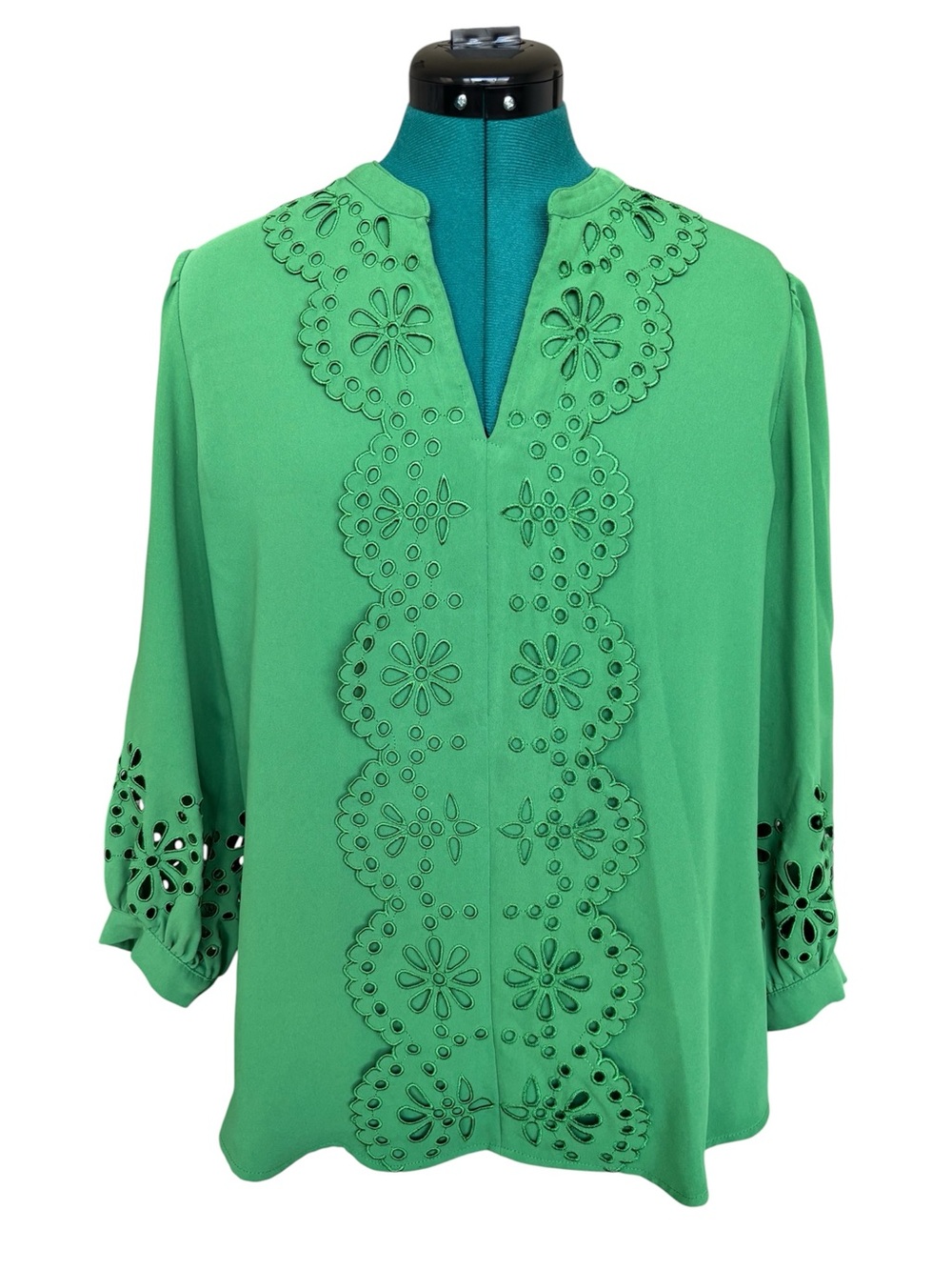 Chico’s Women's Green Eyelet Scallop Front Blouse